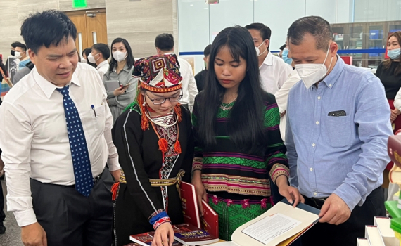 Kết nối tri thức để ph&aacute;t triển