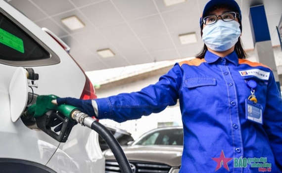 Từ 0 giờ h&ocirc;m nay, 1-4, gi&aacute; xăng giảm hơn 1.000 đồng/l&iacute;t