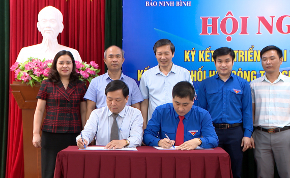B&aacute;o Ninh B&igrave;nh v&agrave; Tỉnh đo&agrave;n k&yacute; kết chương tr&igrave;nh phối hợp
