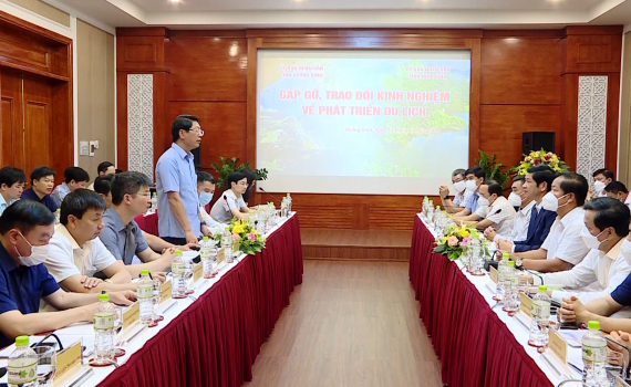 Ninh B&igrave;nh khảo s&aacute;t, hợp t&aacute;c ph&aacute;t triển du lịch với tỉnh Quảng B&igrave;nh