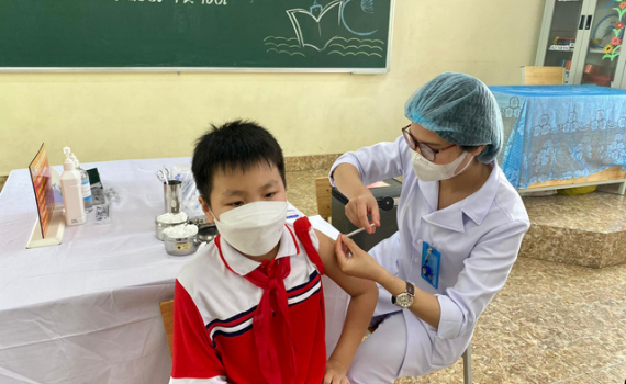 Những lưu &yacute; khi đưa trẻ đi ti&ecirc;m chủng