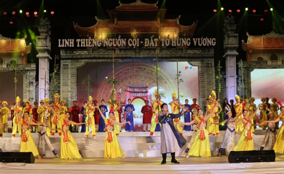 Chương tr&igrave;nh nghệ thuật &ldquo;Linh thi&ecirc;ng nguồn cội - Đất Tổ H&ugrave;ng Vương&rdquo;