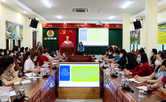 LĐLĐ tỉnh tập huấn c&ocirc;ng t&aacute;c nữ c&ocirc;ng