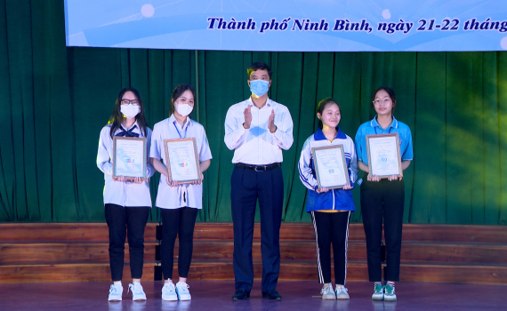 Trao giải Cuộc thi Olympic &ldquo;T&agrave;i năng tiếng Anh&rdquo; v&agrave; Olympic &ldquo;Chinh phục IELTS&rdquo;