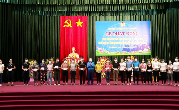 LĐLĐ huyện Y&ecirc;n Kh&aacute;nh ph&aacute;t động Th&aacute;ng c&ocirc;ng nh&acirc;n năm 2022