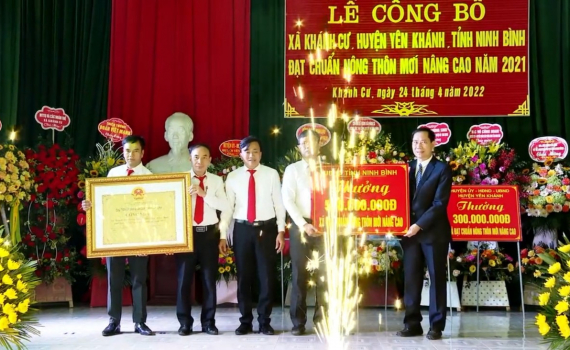 Kh&aacute;nh Cư đ&oacute;n bằng c&ocirc;ng nhận x&atilde; đạt chuẩn n&ocirc;ng th&ocirc;n mới n&acirc;ng cao