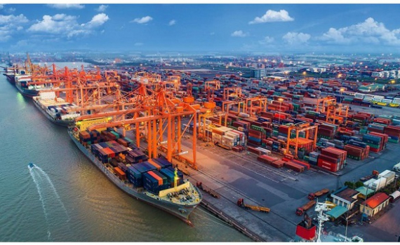 Xuất si&ecirc;u 2,53 tỷ USD trong 4 th&aacute;ng đầu năm