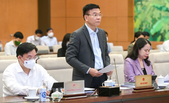 Tr&igrave;nh Quốc hội cho l&ugrave;i thời hạn xem x&eacute;t dự &aacute;n Luật Đất đai (sửa đổi)