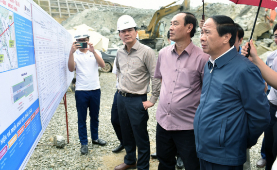 Ph&oacute; Thủ tướng Ch&iacute;nh phủ kiểm tra tiến độ Dự &aacute;n cao tốc Mai Sơn - Quốc lộ 45