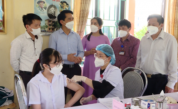 Ninh B&igrave;nh bắt đầu ti&ecirc;m vaccine ph&ograve;ng Covid-19 cho trẻ từ 5 đến dưới 12 tuổi