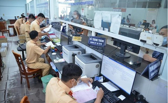 Những quy định mới về đăng k&yacute; &ocirc; t&ocirc;, xe m&aacute;y người d&acirc;n cần lưu &yacute;