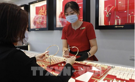 Gi&aacute; v&agrave;ng giảm trong phi&ecirc;n giao dịch cuối tuần