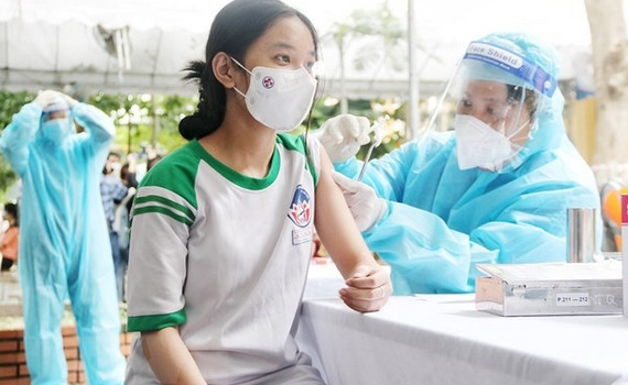 28 tỉnh, th&agrave;nh phố đ&atilde; ti&ecirc;m vắc xin ph&ograve;ng Covid-19 cho trẻ từ 5 đến dưới 12 tuổi