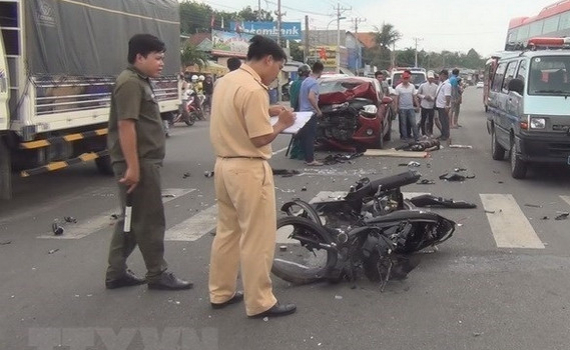 Ng&agrave;y đầu kỳ nghỉ lễ giỗ Tổ, xảy ra 27 vụ tai nạn giao th&ocirc;ng đường bộ