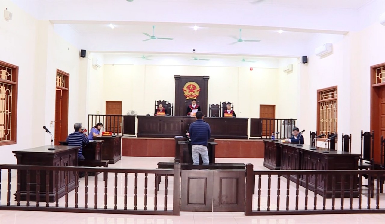 Tòa án Nhân dân tỉnh Ninh Bình xét xử vụ án cố ý gây thương tích ...