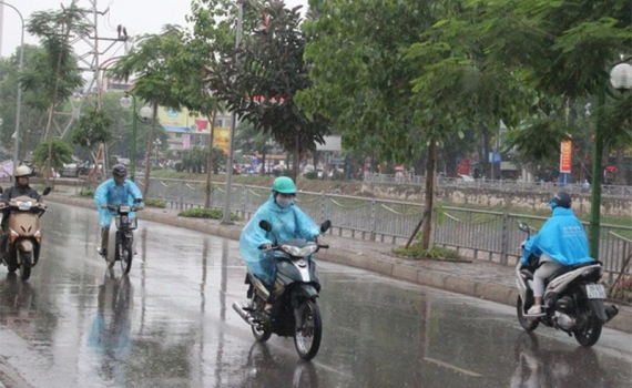 Thời tiết h&ocirc;m nay (26-4): Mưa d&ocirc;ng, gi&oacute; giật mạnh ở khu vực từ Thanh H&oacute;a đến Quảng Ng&atilde;i