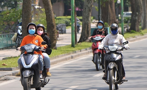 Nhiều khu vực cả nước ng&agrave;y nắng, c&oacute; nơi nắng n&oacute;ng gay gắt