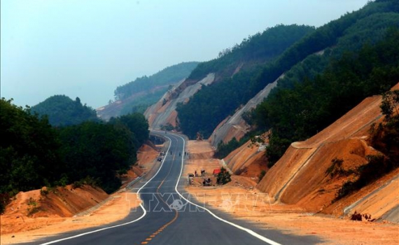 Bộ Giao th&ocirc;ng vận tải: Nghi&ecirc;n cứu n&acirc;ng vận tốc khai th&aacute;c cao tốc Bắc - Nam l&ecirc;n 90 km/h