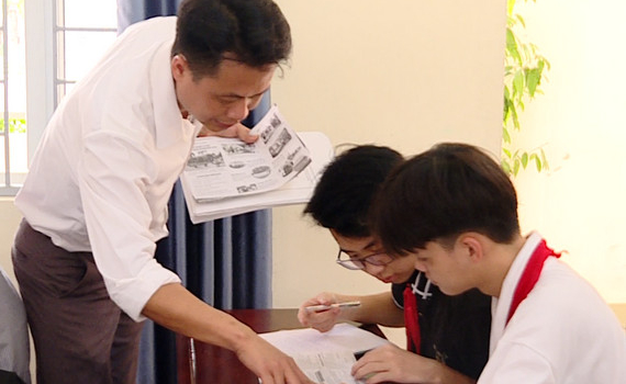 Hướng nghiệp sớm để học sinh chọn đ&uacute;ng nghề trong tương lai