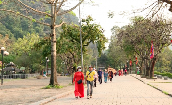T&iacute;ch cực chuẩn bị cho Lễ hội Hoa Lư
