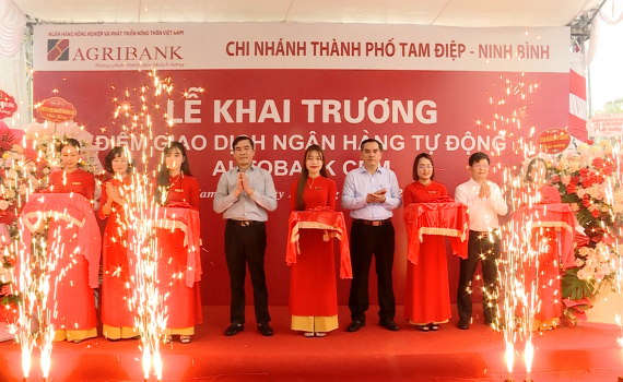 Khai trương m&aacute;y gửi, r&uacute;t tiền tự động Autobank