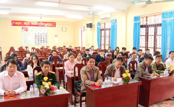 Y&ecirc;n Kh&aacute;nh khai giảng lớp sơ cấp l&yacute; luận ch&iacute;nh trị