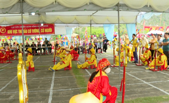 Hấp dẫn c&aacute;c tr&ograve; chơi d&acirc;n gian tại Lễ hội Hoa Lư