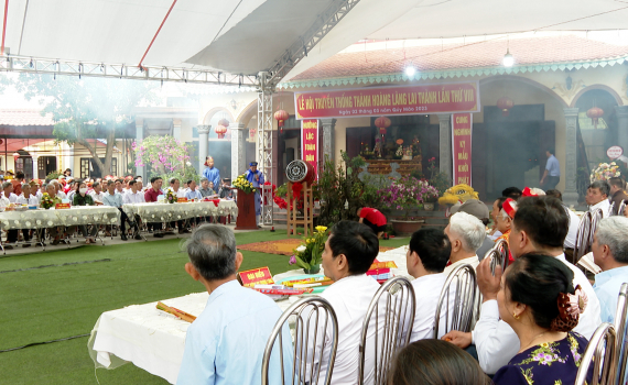 Lễ hội truyền thống th&agrave;nh ho&agrave;ng l&agrave;ng  Lai Th&agrave;nh