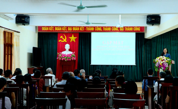 Gặp mặt Hội đồng hương Ninh B&igrave;nh tại huyện T&acirc;n Lạc về thăm Ninh B&igrave;nh 