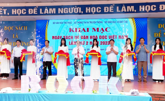 Khai mạc Ng&agrave;y s&aacute;ch v&agrave; Văn h&oacute;a đọc Việt Nam tỉnh Ninh B&igrave;nh lần thứ II năm 2023 tại trường THPT Kim Sơn A