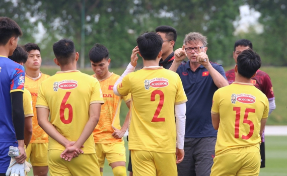 HLV Philippe Troussier triệu tập 31 cầu thủ v&agrave;o đội tuyển U22 Việt Nam