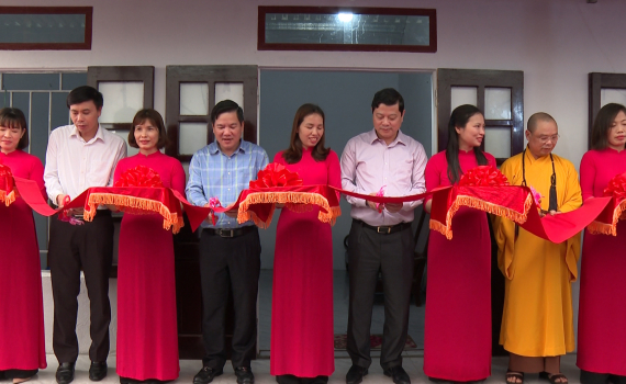 Kh&aacute;nh th&agrave;nh nh&agrave; Đại đo&agrave;n kết tặng hộ ngh&egrave;o tại x&atilde; Thượng Kiệm