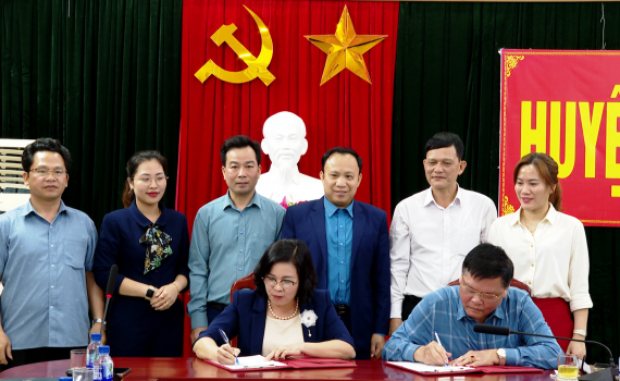 K&yacute; kết Chương tr&igrave;nh phối hợp ph&aacute;t triển kinh tế tập thể, HTX giai đoạn 2023 - 2025