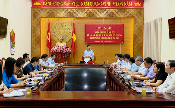 Thường trực Tỉnh ủy l&agrave;m việc với Ban D&acirc;n vận Tỉnh ủy, Ủy ban MTTQ Việt Nam tỉnh v&agrave; c&aacute;c tổ chức ch&iacute;nh trị x&atilde; hội cấp tỉnh