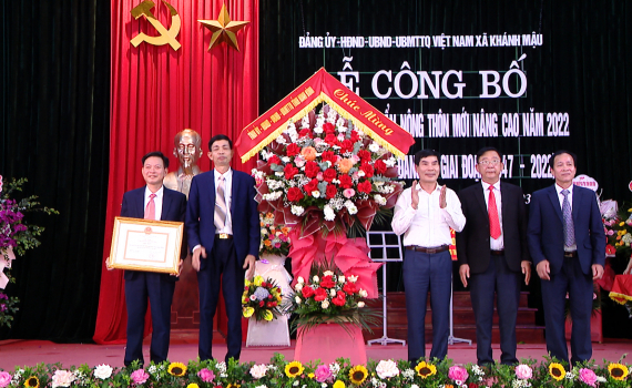Kh&aacute;nh Mậu đ&oacute;n Bằng c&ocirc;ng nhận đạt chuẩn n&ocirc;ng th&ocirc;n mới n&acirc;ng cao