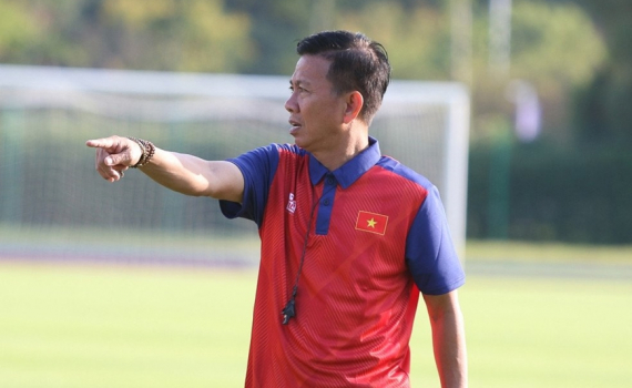 HLV Ho&agrave;ng Anh Tuấn: &ldquo;T&ocirc;i kh&ocirc;ng đảm bảo vị tr&iacute; cho bất kỳ cầu thủ n&agrave;o"
