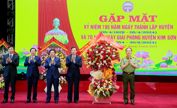 Gặp mặt Kỷ niệm 195 năm ng&agrave;y th&agrave;nh lập v&agrave; 70 năm giải ph&oacute;ng huyện Kim Sơn