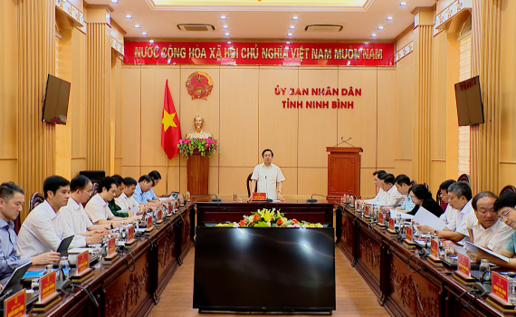 Hội nghị UBND tỉnh phi&ecirc;n thường kỳ triển khai nhiệm vụ trọng t&acirc;m qu&yacute; II/2024