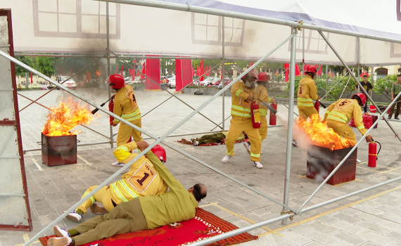 Hội thi nghiệp vụ chữa ch&aacute;y v&agrave; cứu nạn, cứu hộ &ldquo;Tổ li&ecirc;n gia an to&agrave;n ph&ograve;ng ch&aacute;y, chữa ch&aacute;y&rdquo; huyện Y&ecirc;n M&ocirc;