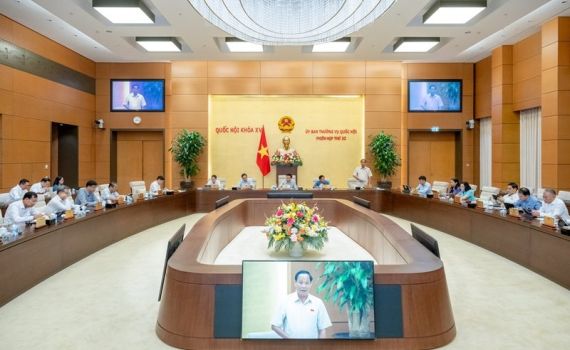 Năm 2025 sẽ gi&aacute;m s&aacute;t về bảo vệ m&ocirc;i trường v&agrave; ph&aacute;t triển, sử dụng nguồn nh&acirc;n lực