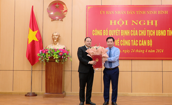 C&ocirc;ng bố Quyết định bổ nhiệm Ph&oacute; Ch&aacute;nh Văn ph&ograve;ng UBND tỉnh