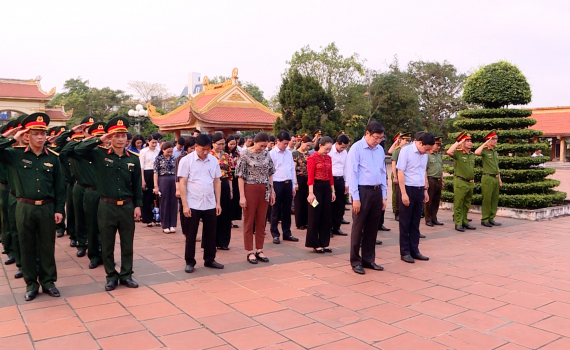 D&acirc;ng hương nh&acirc;n kỷ niệm 195 năm ng&agrave;y th&agrave;nh lập v&agrave; 70 năm giải ph&oacute;ng Kim Sơn