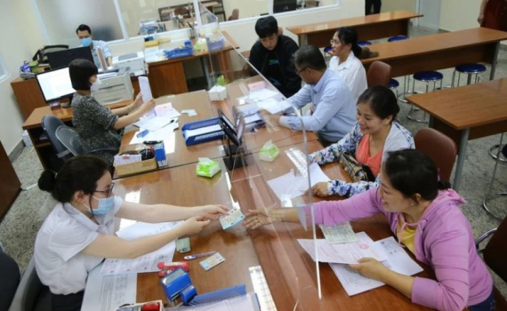 Tr&igrave;nh Quốc hội dự &aacute;n Luật C&aacute;n bộ, c&ocirc;ng chức (sửa đổi)
