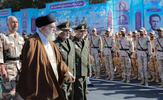 L&atilde;nh tụ Iran đặt qu&acirc;n đội v&agrave;o t&igrave;nh trạng b&aacute;o động to&agrave;n diện