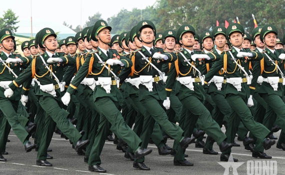 Nhận thức đ&uacute;ng về diễu binh, diễu h&agrave;nh