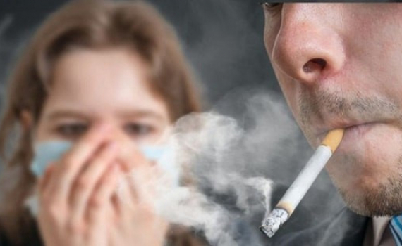 90% bệnh nh&acirc;n ung thư phổi c&oacute; li&ecirc;n quan trực tiếp đến th&oacute;i quen h&uacute;t thuốc