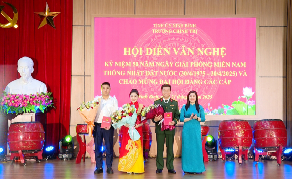  Trường Ch&iacute;nh trị tỉnh tổ chức hội diễn văn nghệ ch&agrave;o mừng 50 năm Giải ph&oacute;ng miền Nam, thống nhất đất nước