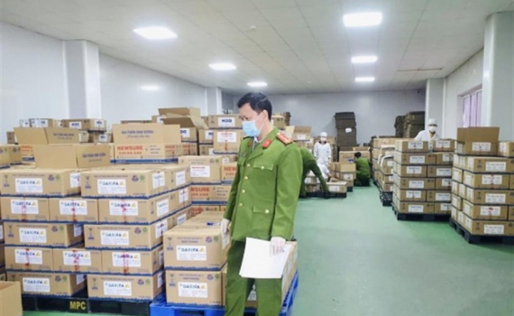 C&ocirc;ng bố danh s&aacute;ch 84 sản phẩm sữa bị thu giữ trong vụ &aacute;n sản xuất sữa giả