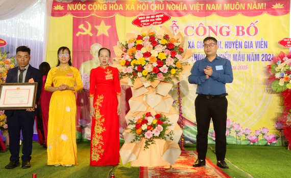 X&oacute;m Thượng đ&oacute;n Bằng c&ocirc;ng nhận khu d&acirc;n cư n&ocirc;ng th&ocirc;n mới kiểu mẫu