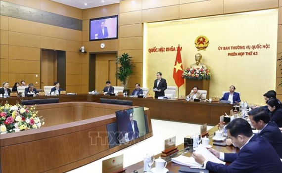 Ủy ban Thường vụ Quốc hội cho &yacute; kiến về sửa đổi Hiến ph&aacute;p tại Phi&ecirc;n họp thứ 44